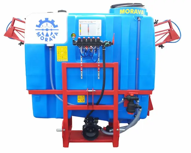 Prskalica je osmišljena tako da se na stabilnoj i čvrstoj šasiji agregatiraju rezervoar, membranska pumpa i odgovarajući uređaj sa diznama.