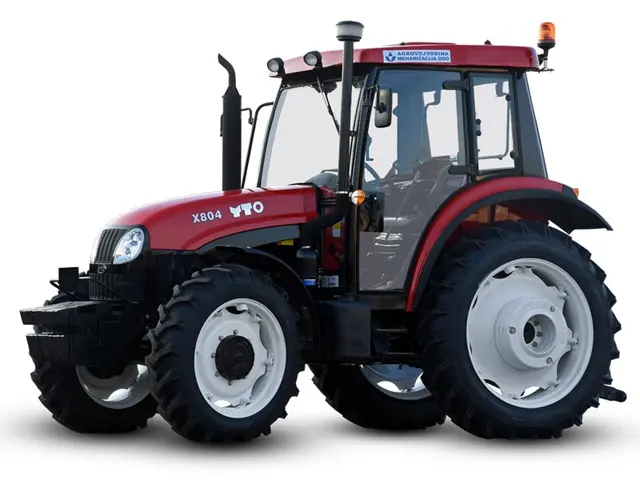 YTO X804 je robustan traktor snage 80 KS, pokreće ga četvorocilindarski motor LR4B5-23 zapremine 4674 cm³.
